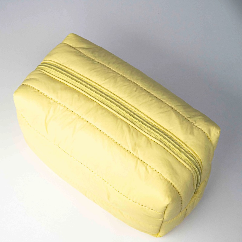 Trousse de maquillage de voyage en nylon duveteux certifiée BSCI – Étui de rangement portable personnalisé (OEM/ODM disponible)